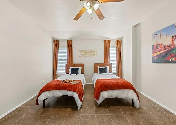 Holiday home New 8-10 Bd Sleeps Max 10 Ppl 5 Min To Hood Families Groups Pets Ok - Professionally Managed By Albatross
