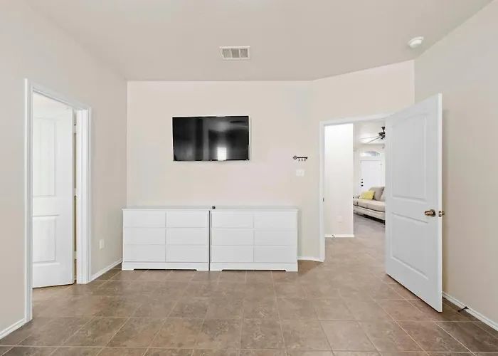 New 8-10 Bd Sleeps Max 10 Ppl 5 Min To Hood Families Groups Pets Ok - Professionally Managed By Albatross * Killeen