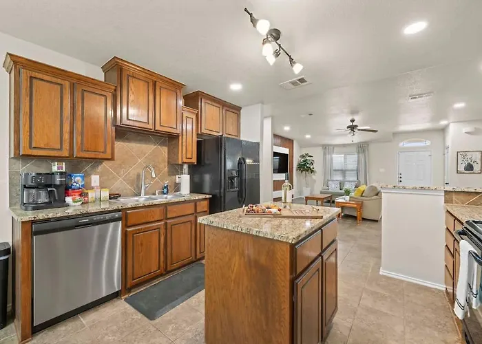 New 8-10 Bd Sleeps Max 10 Ppl 5 Min To Hood Families Groups Pets Ok - Professionally Managed By Albatross Killeen